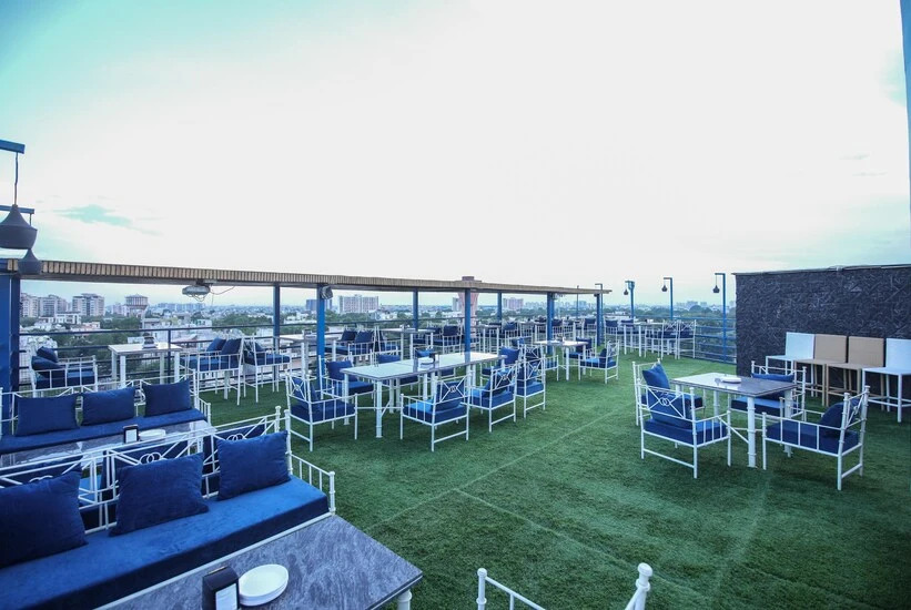 Kaki Hotel & Roof Top Restaurant