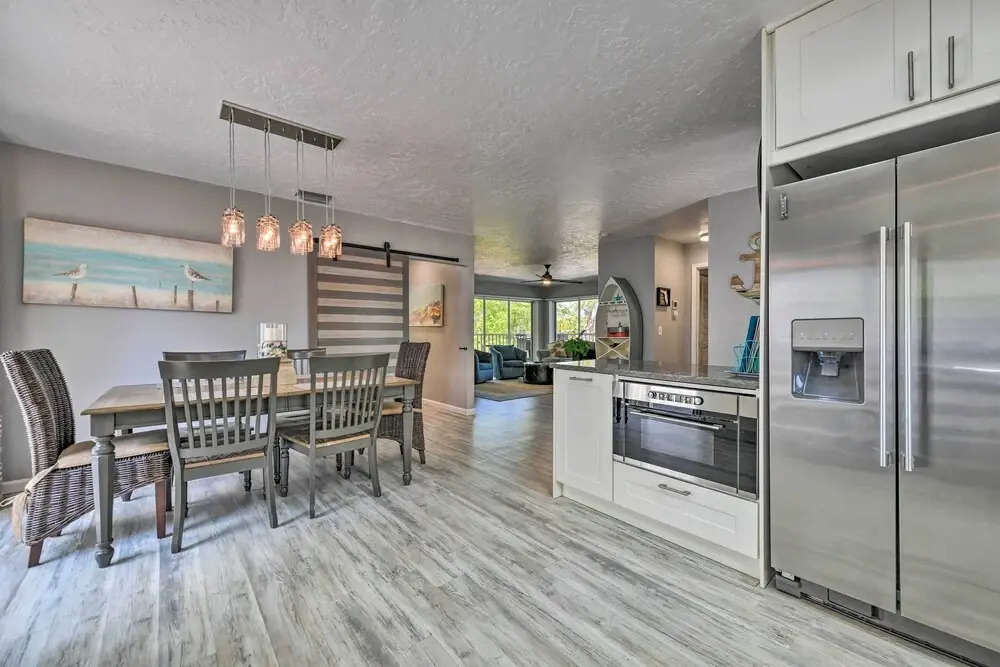 Canal-front Gem w/ Pool & Hot Tub in Anna Maria