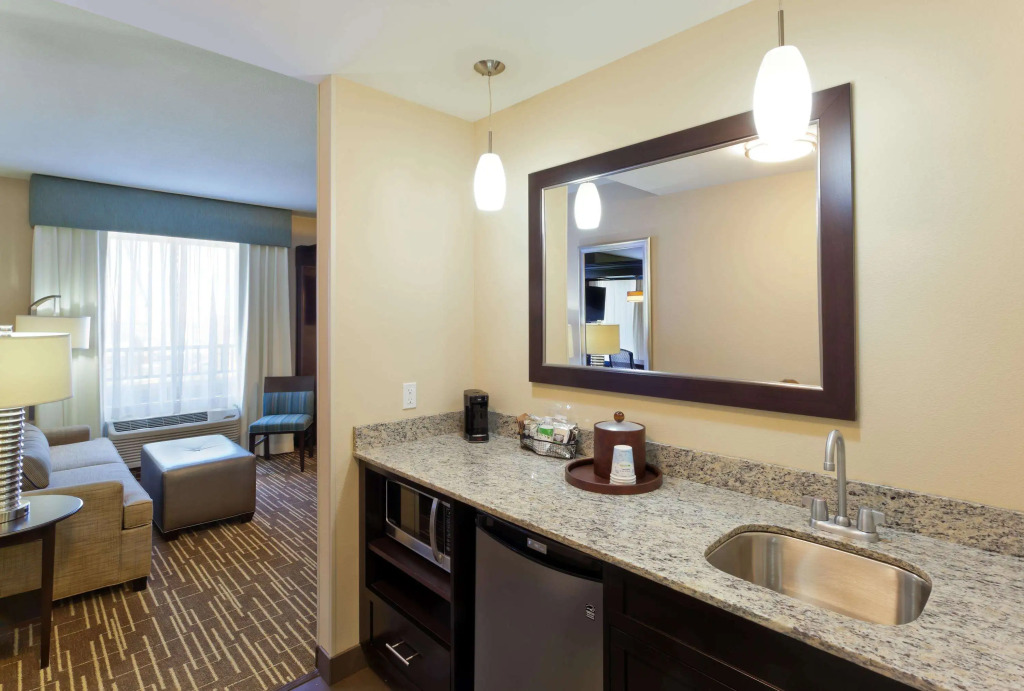 Hampton Inn & Suites Denver Airport / Gateway Park