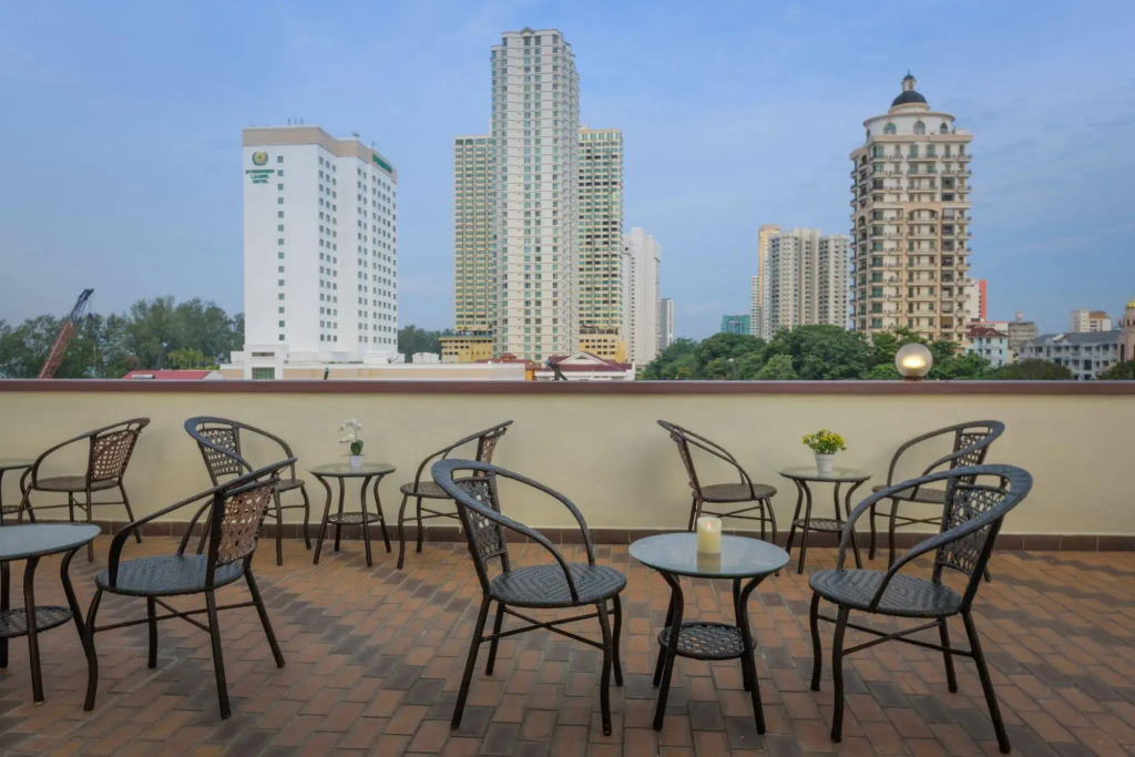 Ong Court