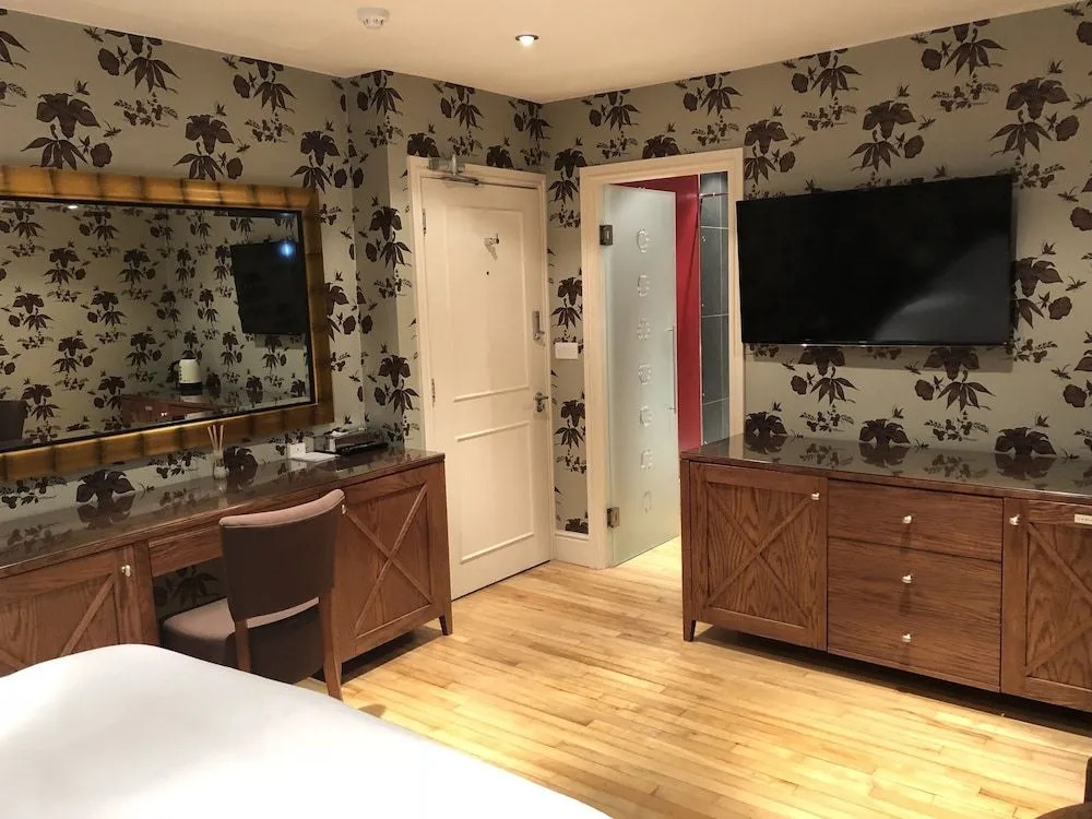 Hickman Hill Hotel