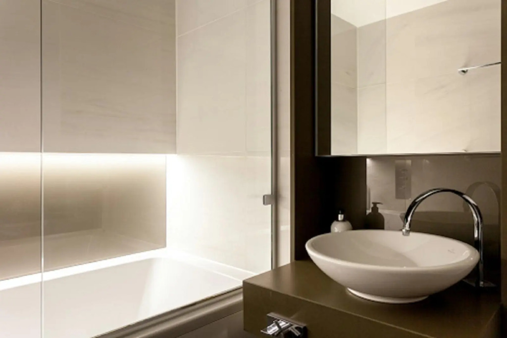 Premium One bedroom apartment City Road Basin