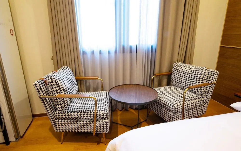 Daegu Bangogae Hotel Goblin(대구 반고개 호텔 도깨비)