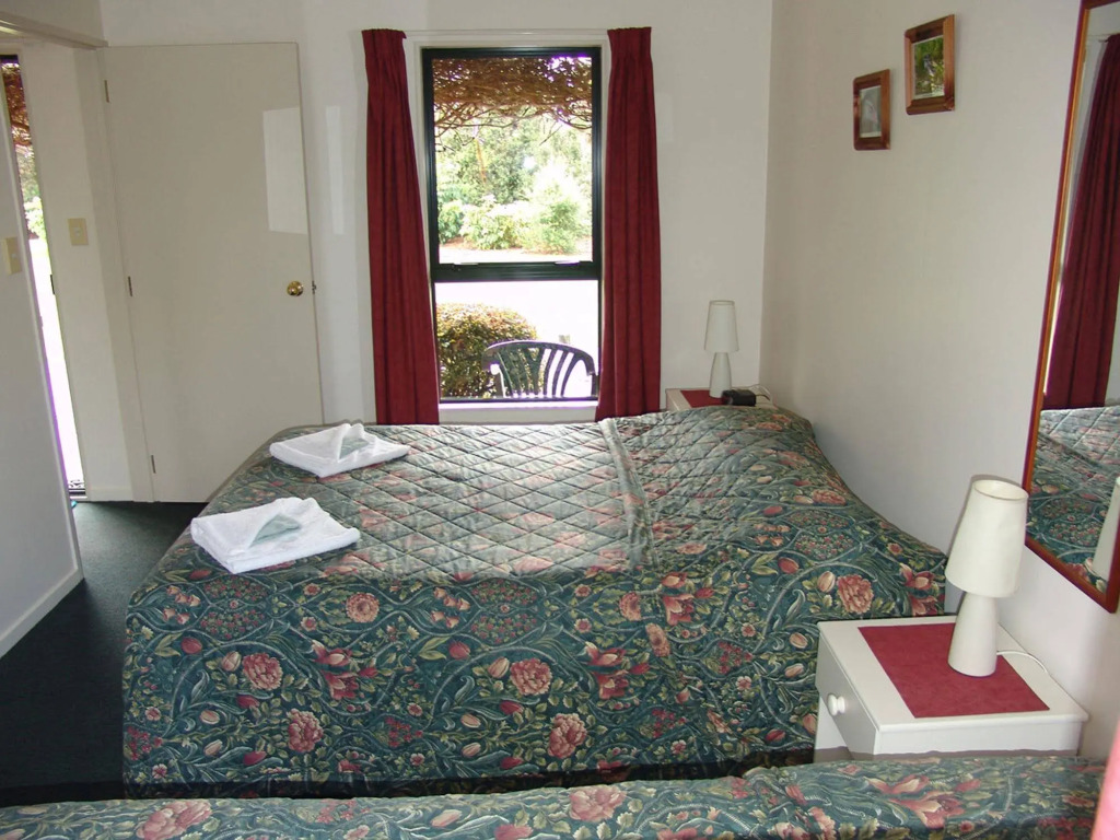 Lake Brunner Country Motel & Holiday Park
