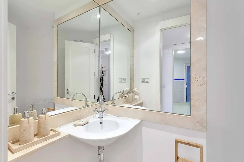 YOLO Spaces - Sotogrande Marina Luxury Apartment