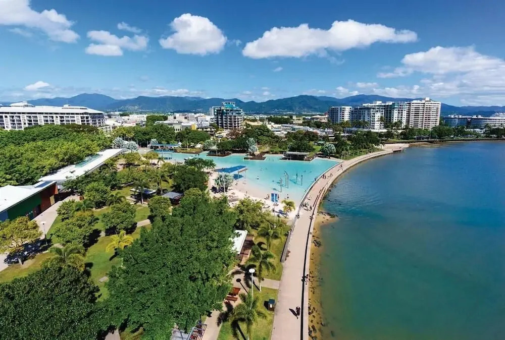 Luxury Apartment In Heart Of Cairns 222