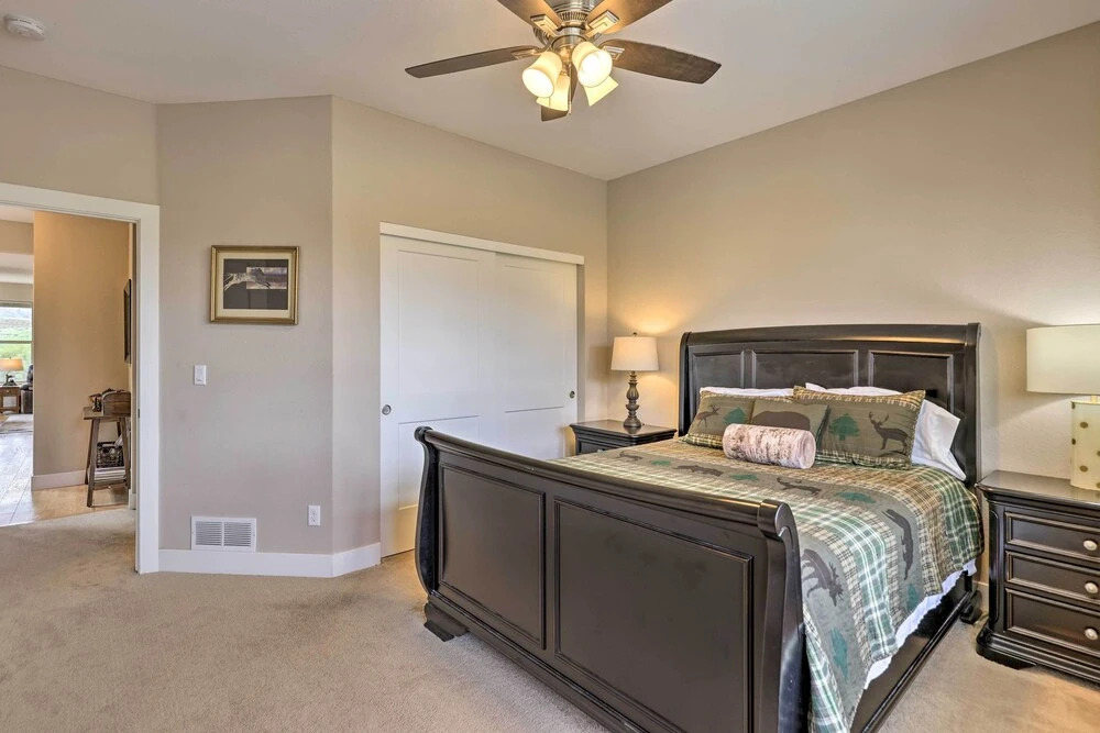 3 Mi to Granby Ranch: Home w/ Hot Tub & Mtn Views!