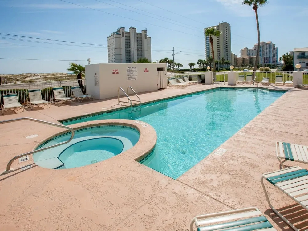 New Listing! Coastal Gem W/ Pool, 1 Block To Beach 1 Bedroom Condo