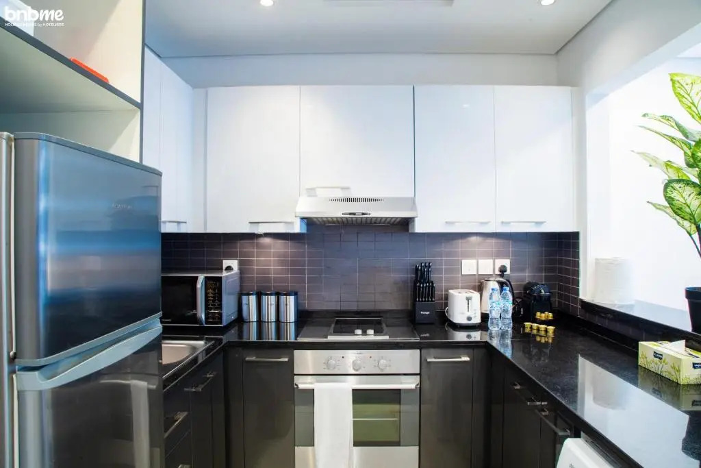 Classic Studio - heart of the Marina - by bnbme homes - 808