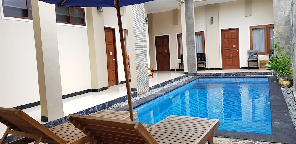 Ladiva Shore Hotel