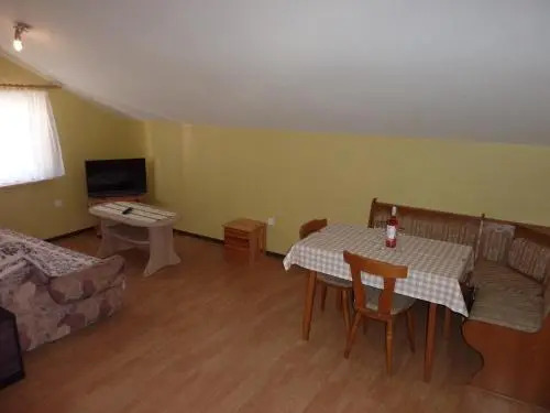 Queen beach Apartments - private pool - Sabunike III