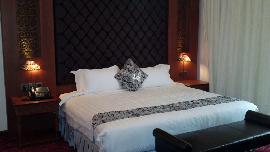 Platinum Hotel