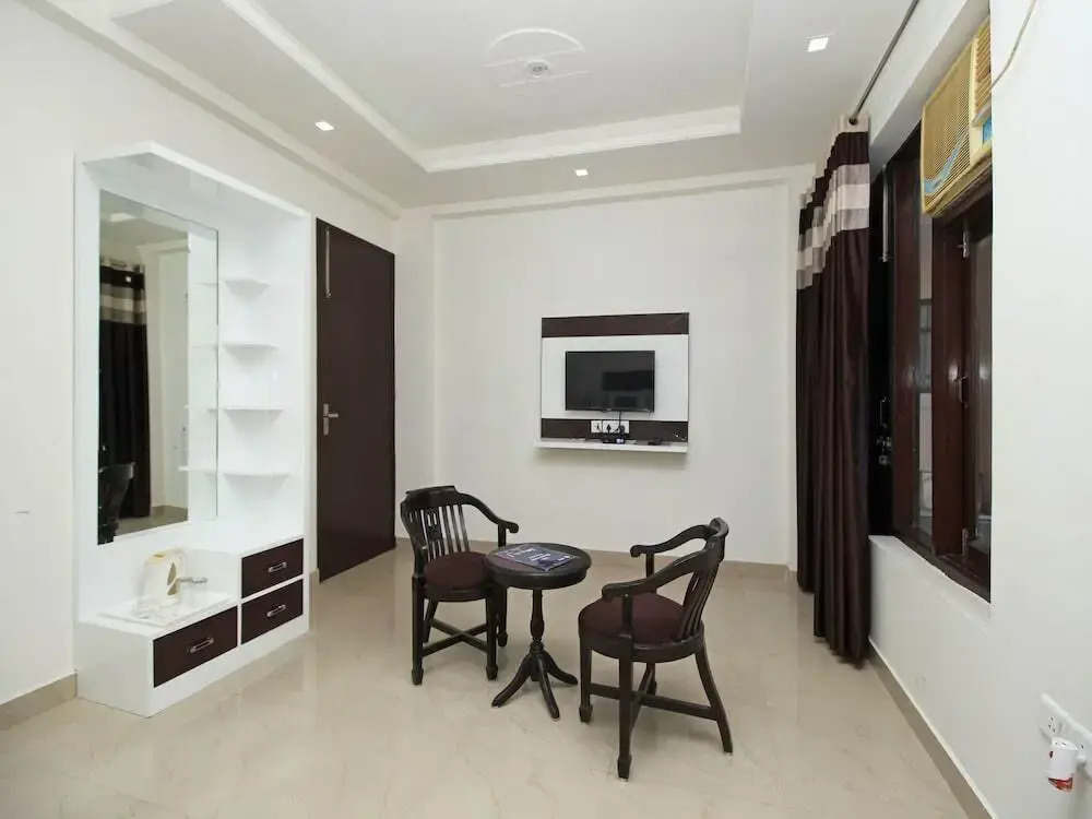 Premium Corporate Suites by OYO Rooms