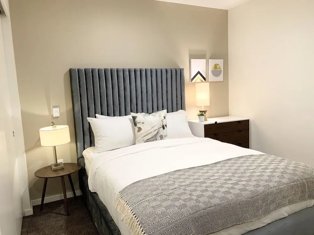 Domicile Suites at Venn on Main