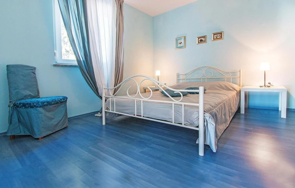 Stunning Home in Vodnjan With Wifi and 6 Bedrooms