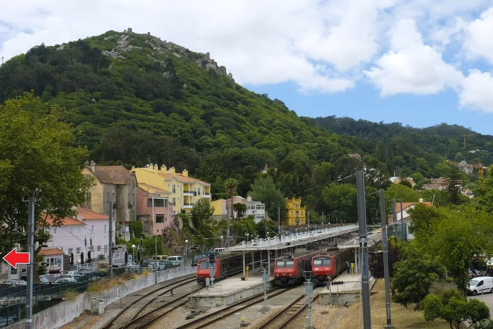 Idyllic apartment Sintra s train station
