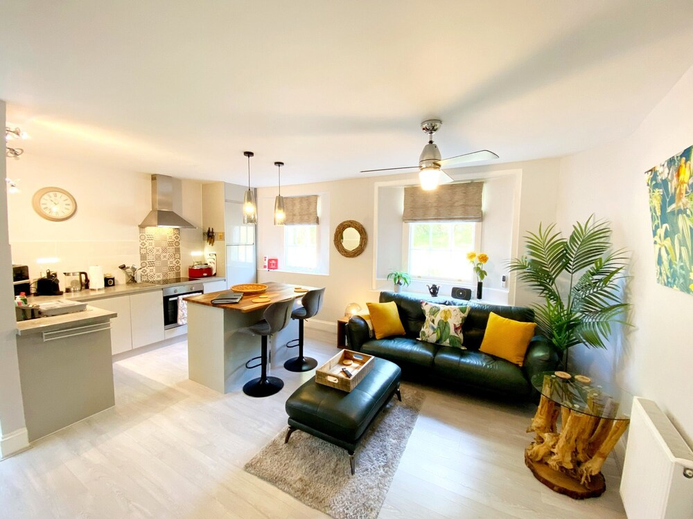 Meadfoot Bay Apartment at Hesketh Crescent