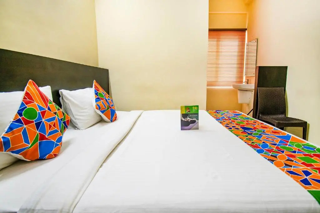 FabHotel Serenity - Nr AIG Hospital, Gachibowli