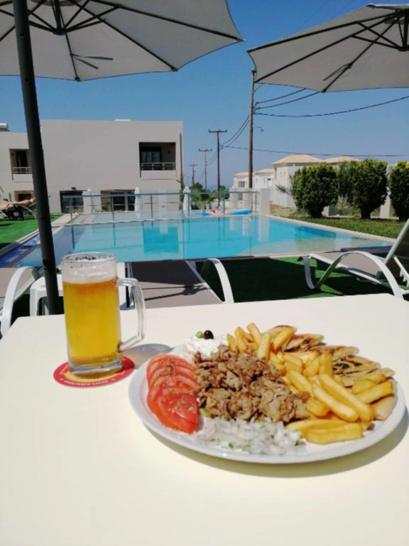 Carisa Suites and Apartments