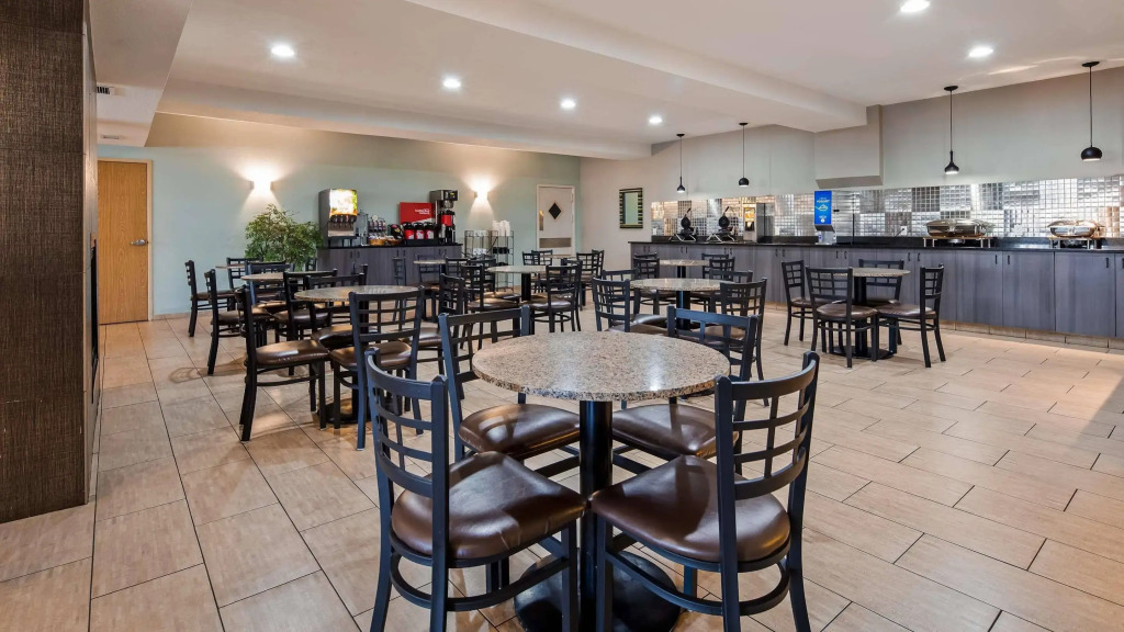 Best Western PLUS Peppertree Airport Inn