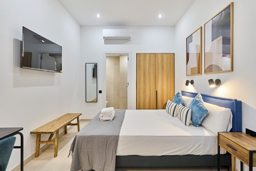 Sant Adrià Urban Suites by gaiarooms