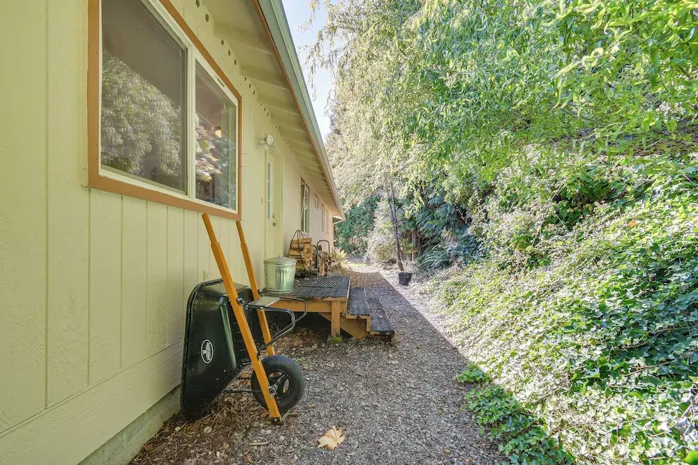 Hoodsport Vacation Rental w/ Deck & Canal Views!