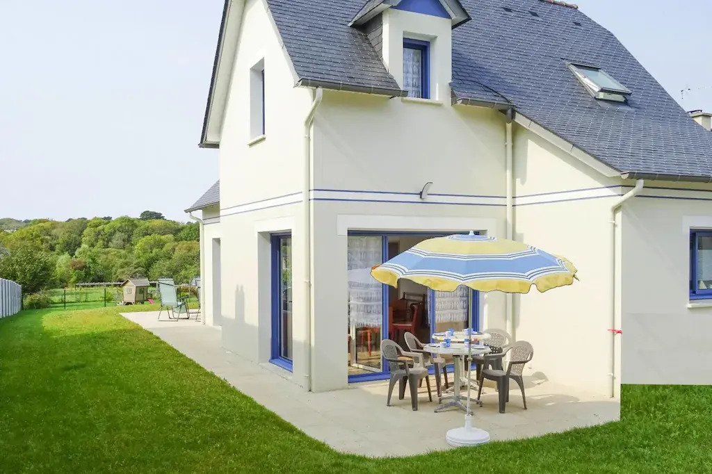 Holiday Home Morgat near Sandy Beach