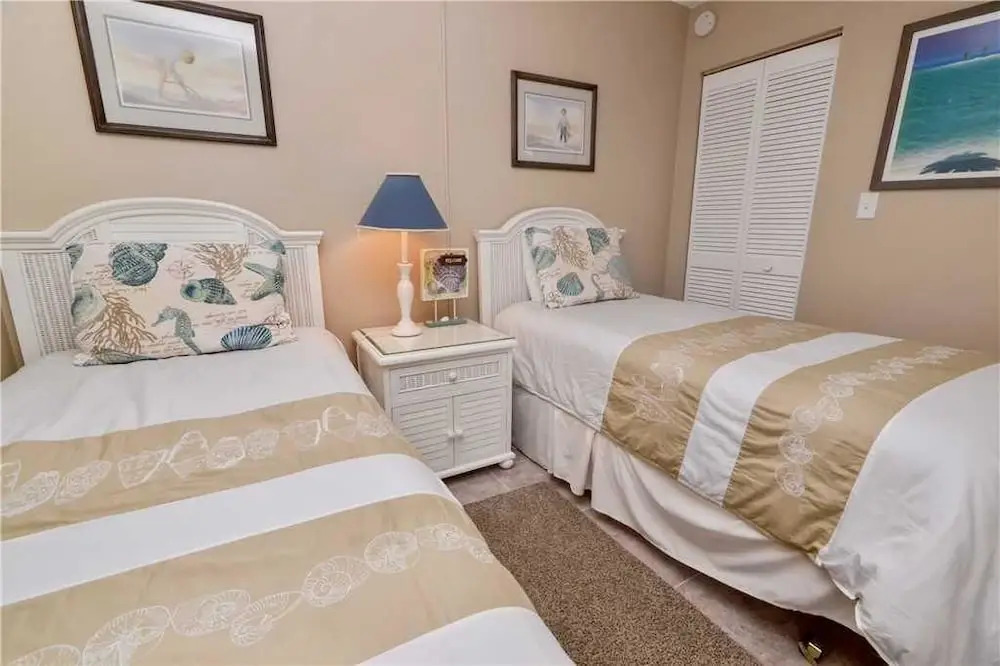 Vista Verde East - Two Bedroom Condo - 6-147