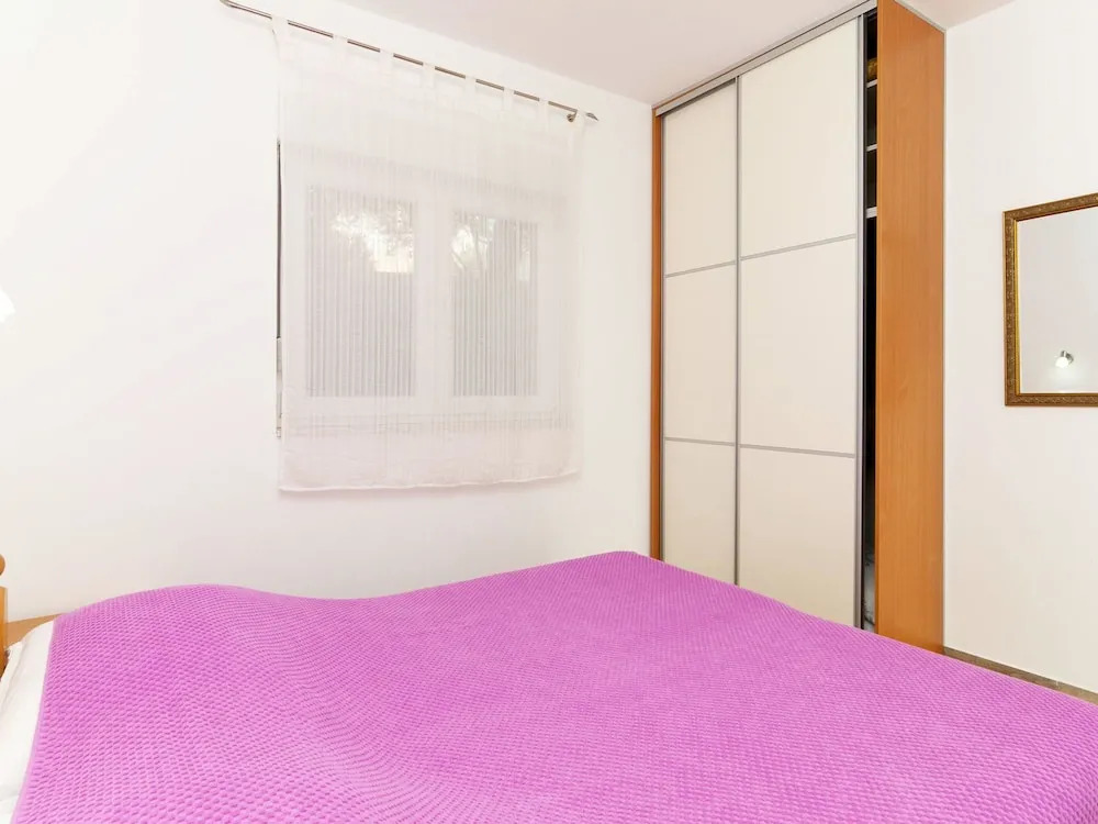 Spacious Apartment in Zecevo Rogoznicko With Terrace