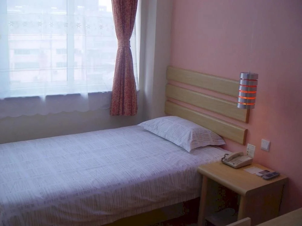 Hanting Hotel Jinan Quancheng Square Chaoshan Street