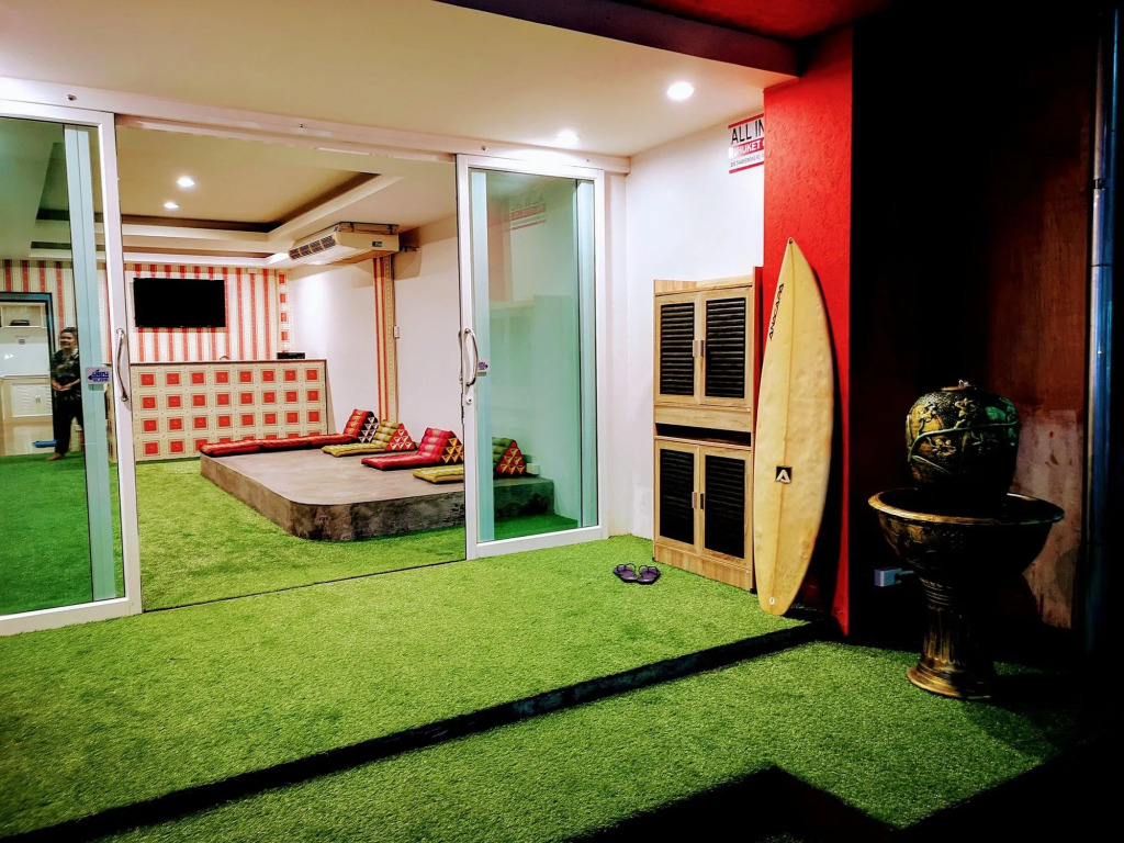 Popeyes Hostel Coffeeshop and Beer Bar