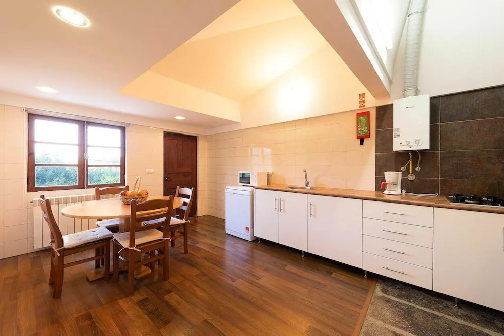 Villa With 5 Bedrooms in São Pedro do Sul, With Wonderful Mountain View, Private Pool, Enclosed Garden - 70 km From the Beach