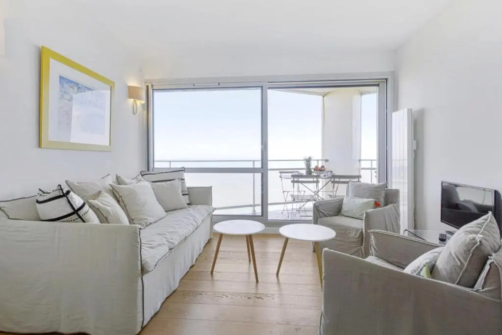 Bright T2 with balcony and sea view in Biarritz
