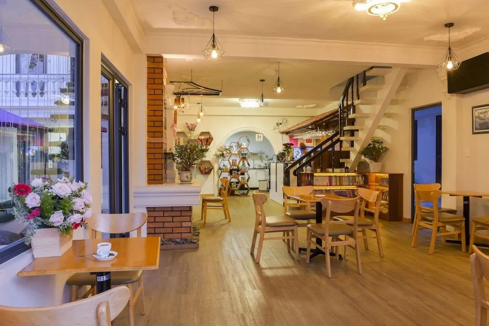 Dalat Hoa Nang Hotel