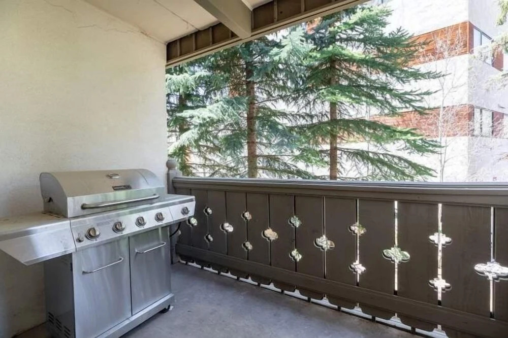 Vail Village condo walking distance to Gondola