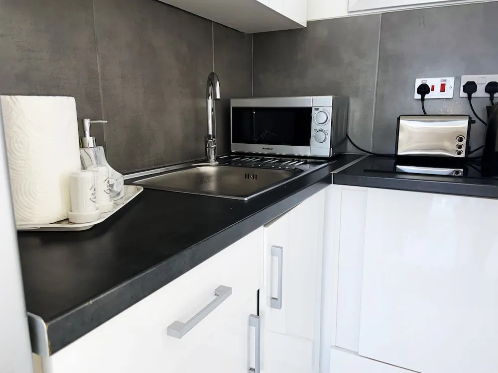 Nissi Avenue Suites