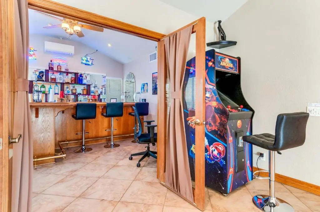 Private Pickleball Pool & Palms Resort