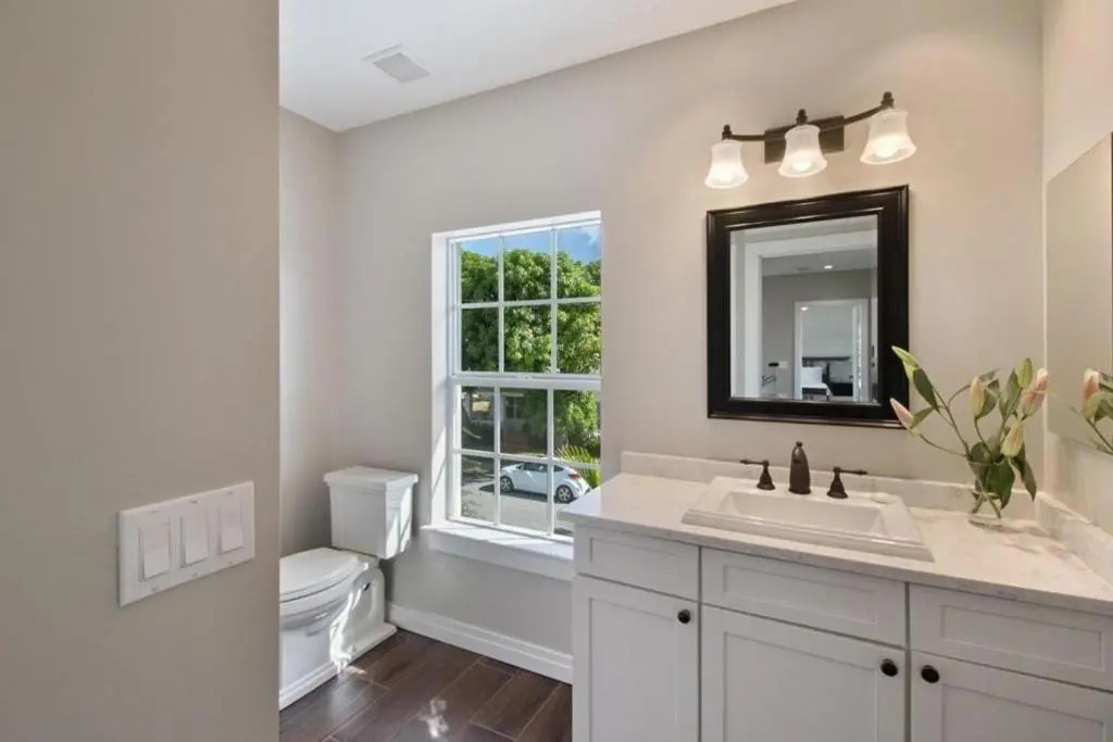 Buttercup 3bd 3ba Sleep 7 on Quiet Street