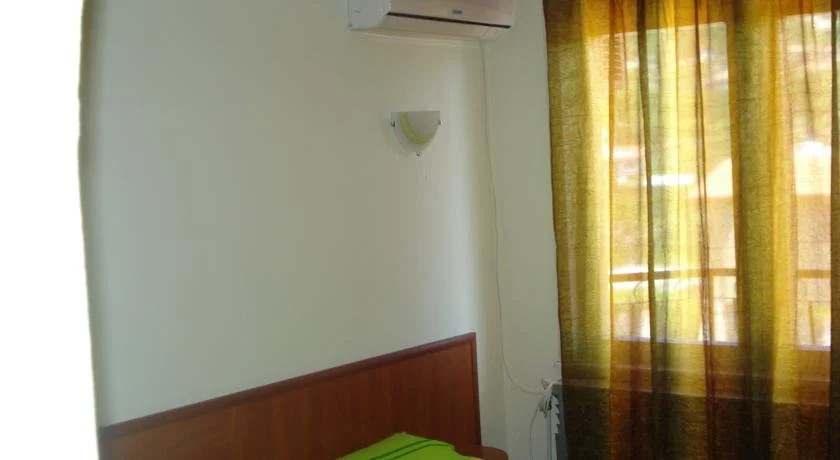 White Rose Hotel