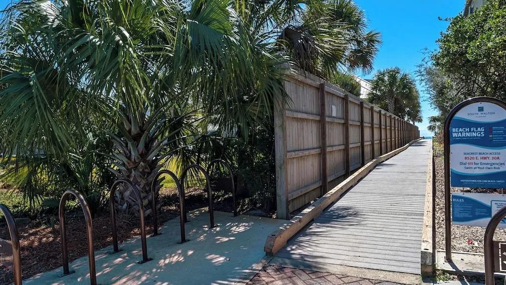 Classic Beach Retreat Just a Minute From the Beach Access in Seacrest on 30A