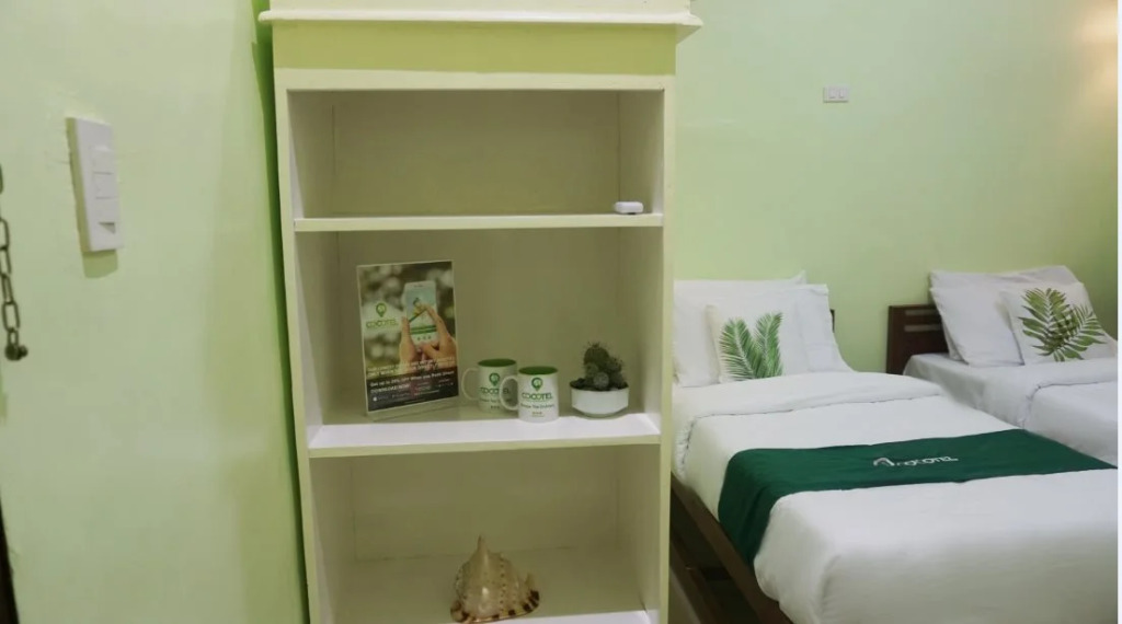 Good Hearts Inn by the Sea by Cocotel