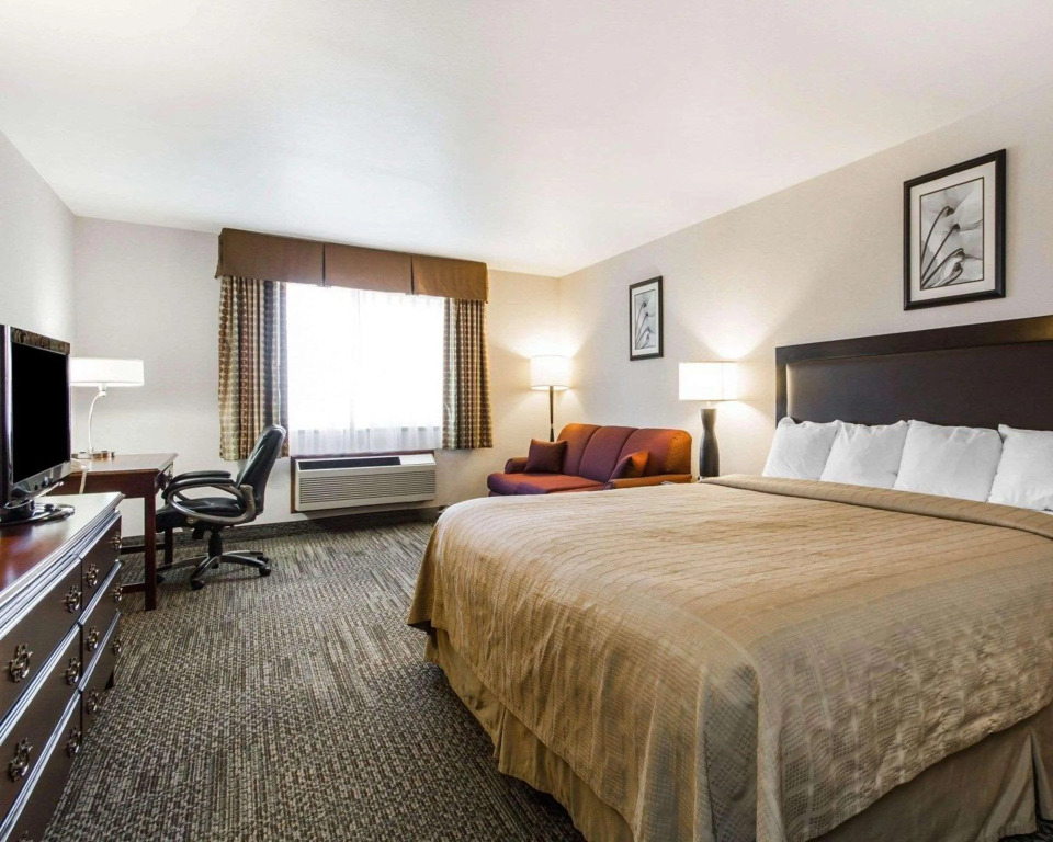 Quality Inn & Suites Stoughton - Madison South