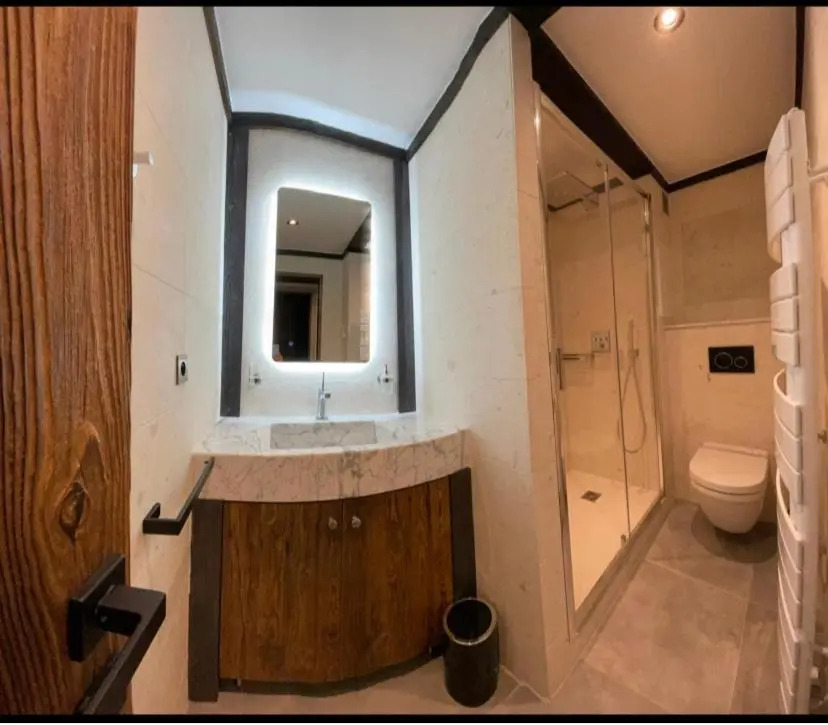 Luxury suite 70m2 balcon courchevel1850 parking