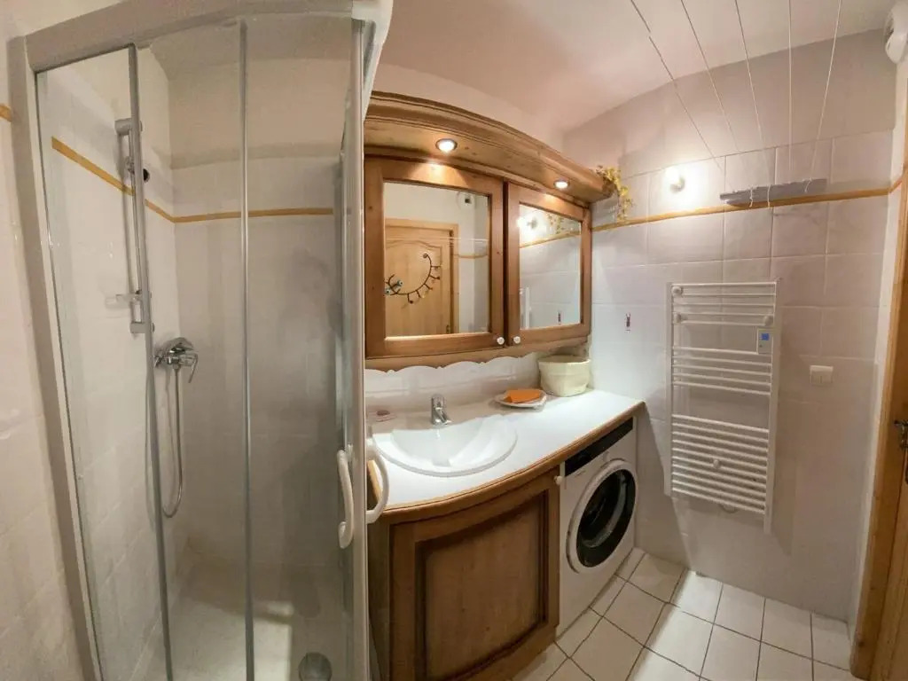 Appartement 8 pers, balcon sud, parking et piscine - FR-1-293-363
