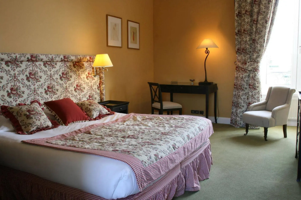 Grand Hôtel "Château de Sully" - Piscine & Spa -Teritoria