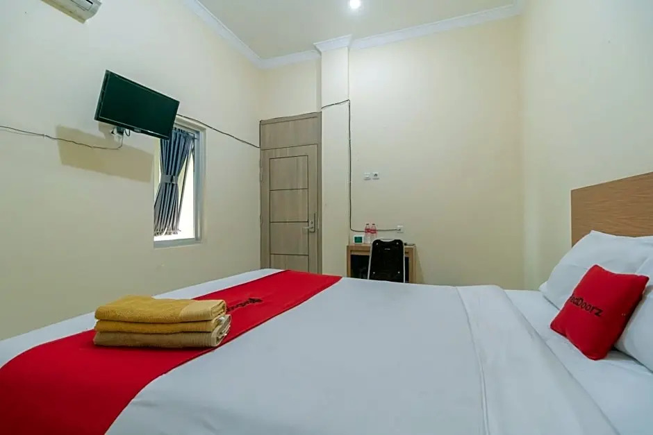 RedDoorz @ Jalan Kolonel Haji Burlian Palembang 2