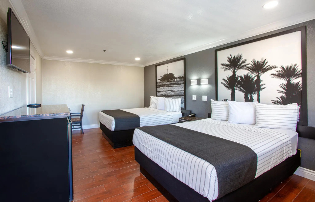 Elev8 Hotel Los Angeles, LAX