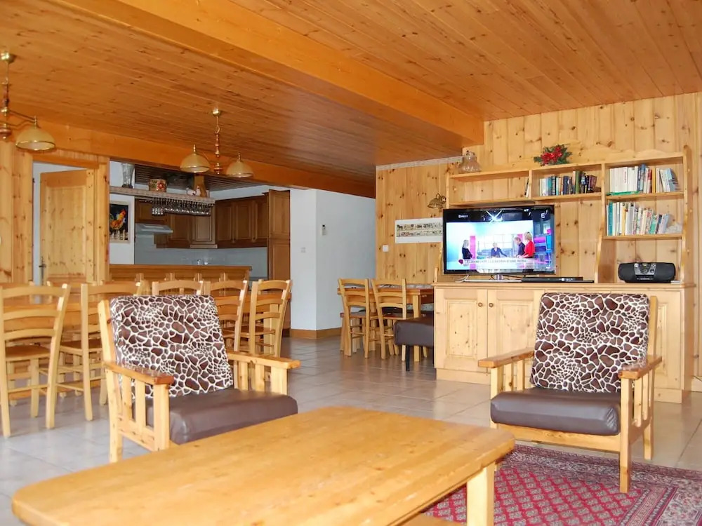 Beautiful South Facing Chalet