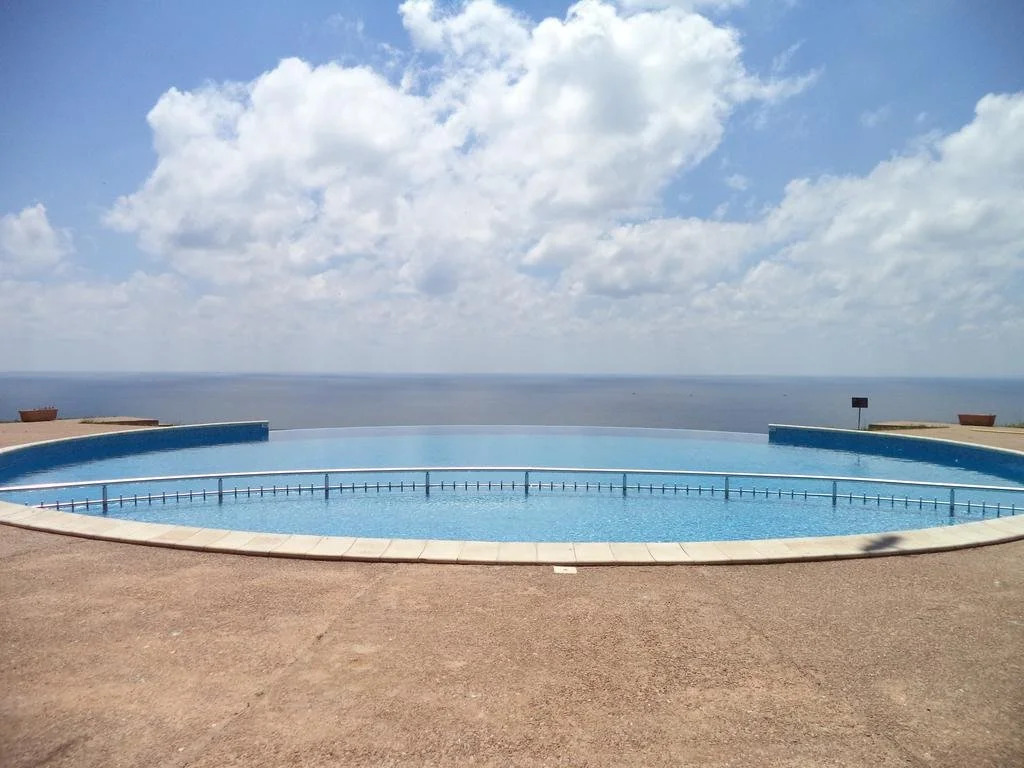 JULY MORNING SEAside HOTEL