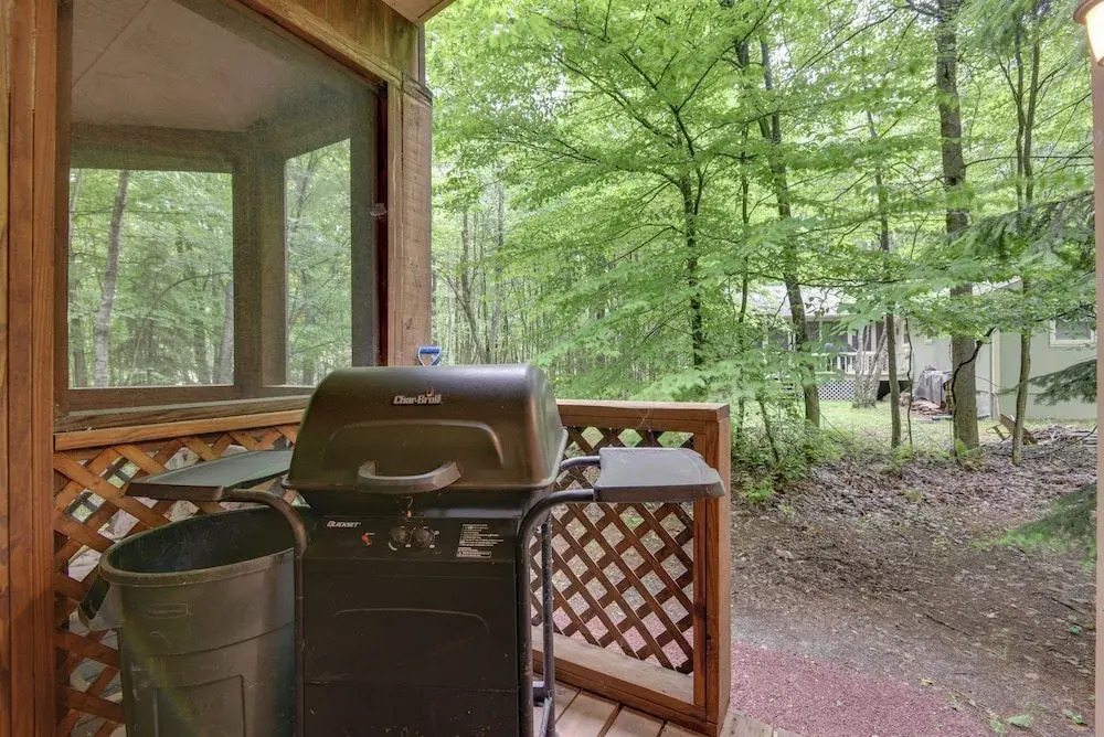 Deck & Fire Pit: Pocono Lake Home Near Skiing!